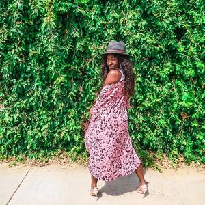 Pink wispy floral Lola kimono